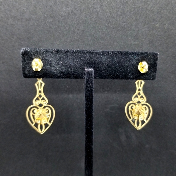 Knotwork heart blue stone earrings - Picture 3 of 7